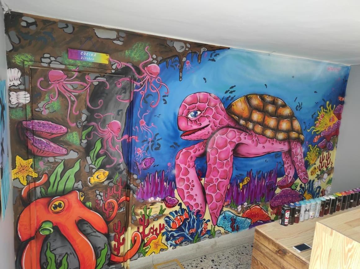 Key West Hostel Medellin Ngoại thất bức ảnh