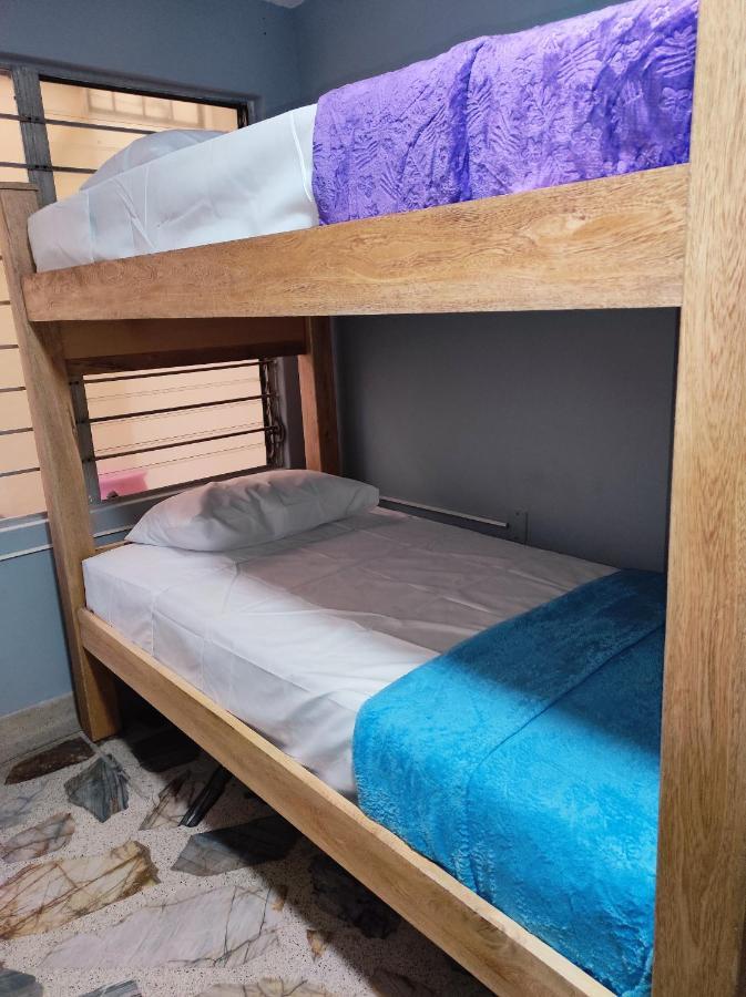 Key West Hostel Medellin Ngoại thất bức ảnh