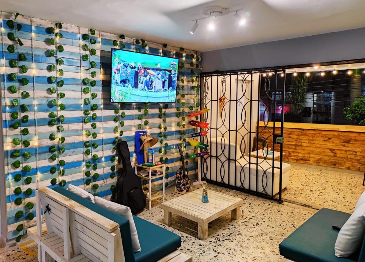 Key West Hostel Medellin Ngoại thất bức ảnh