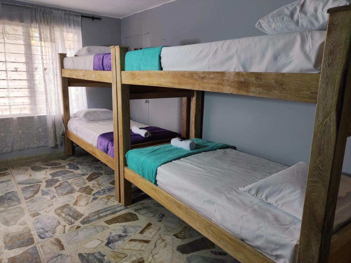 Key West Hostel Medellin Ngoại thất bức ảnh