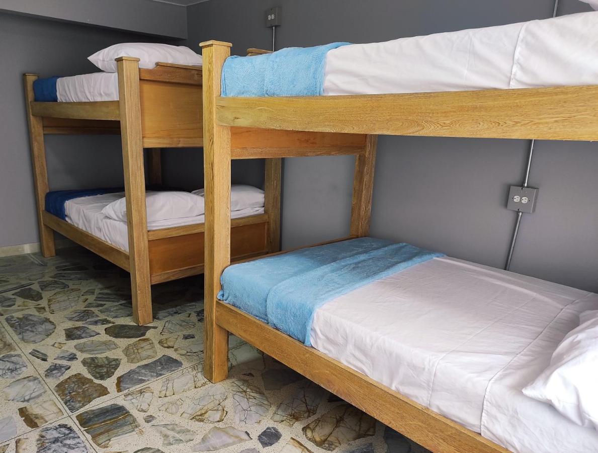 Key West Hostel Medellin Ngoại thất bức ảnh