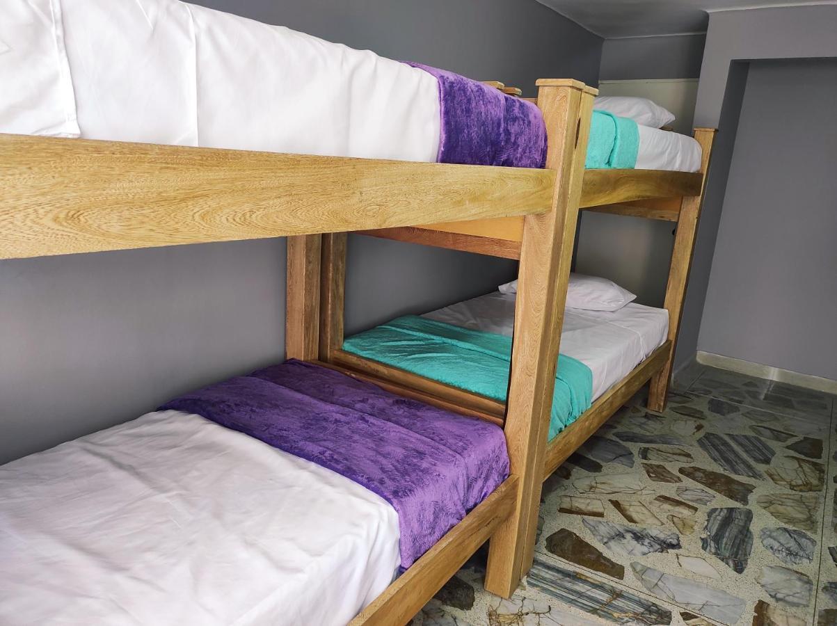 Key West Hostel Medellin Ngoại thất bức ảnh